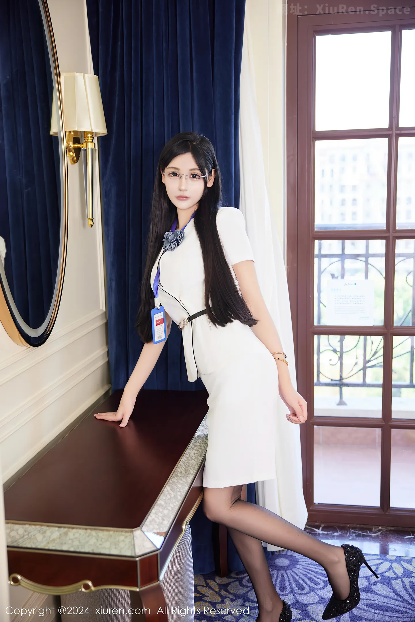 图片[4]-[XiuRen秀人网] VOL.9049 模特智恩baby私房性感黑色内衣配黑丝吊袜秀丰腴美臀诱惑写真70P-秀人网官方网站